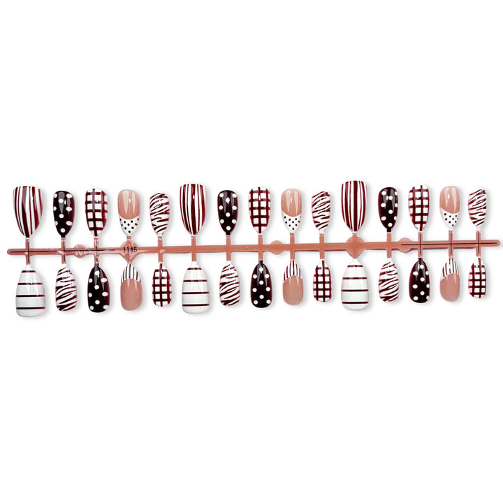Stylisches gemustertes Press-On-Nagelset