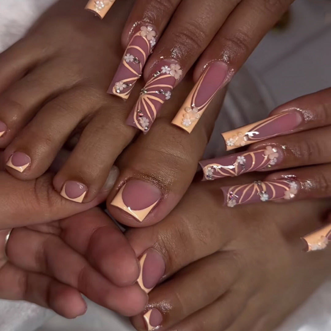 Dekorative Nagelkunst Karnz