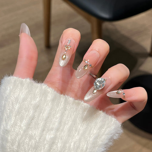 Elegante mit Strass verzierte Press-On-Nagelverlängerungen Karnz