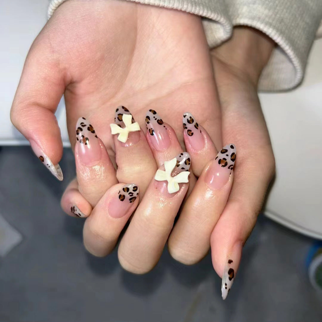 Trendiger Leopardenmuster-Nagelkunstset