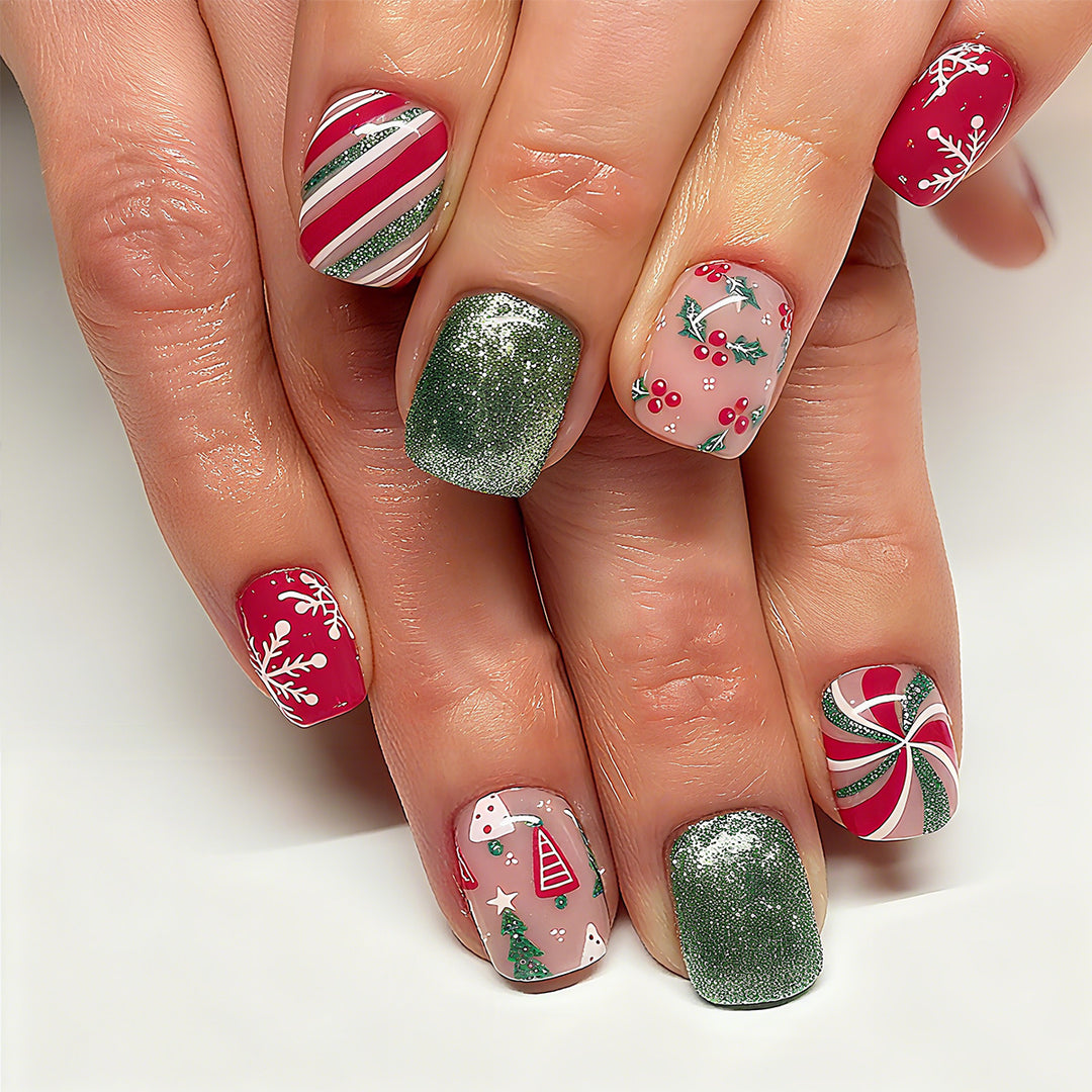 Festliche Nagelkunst mit winterlichen Motiven Karnz