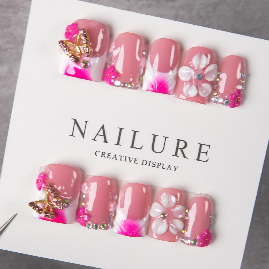 Dekorative Nagelkunst
