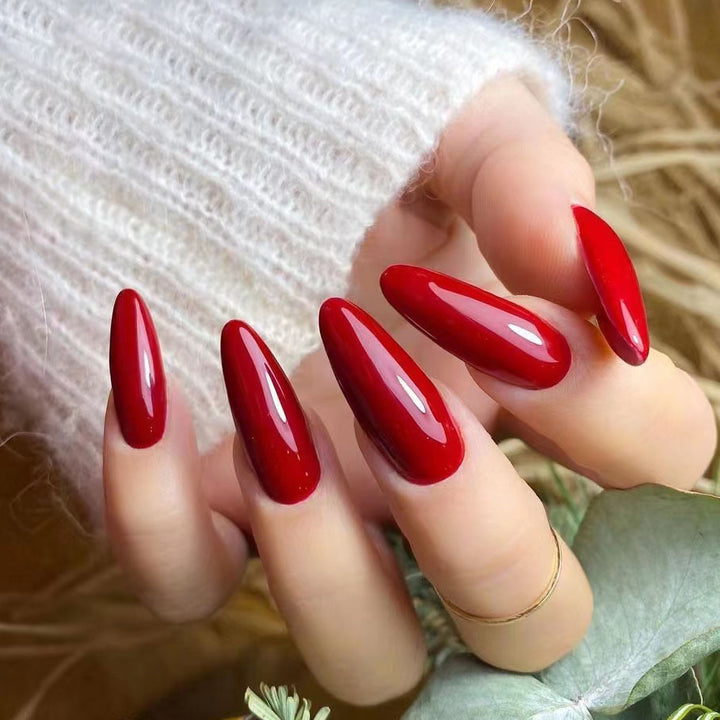 Glänzendes Stiletto Press-On Nagelset mit langlebigem Kleber Karnz
