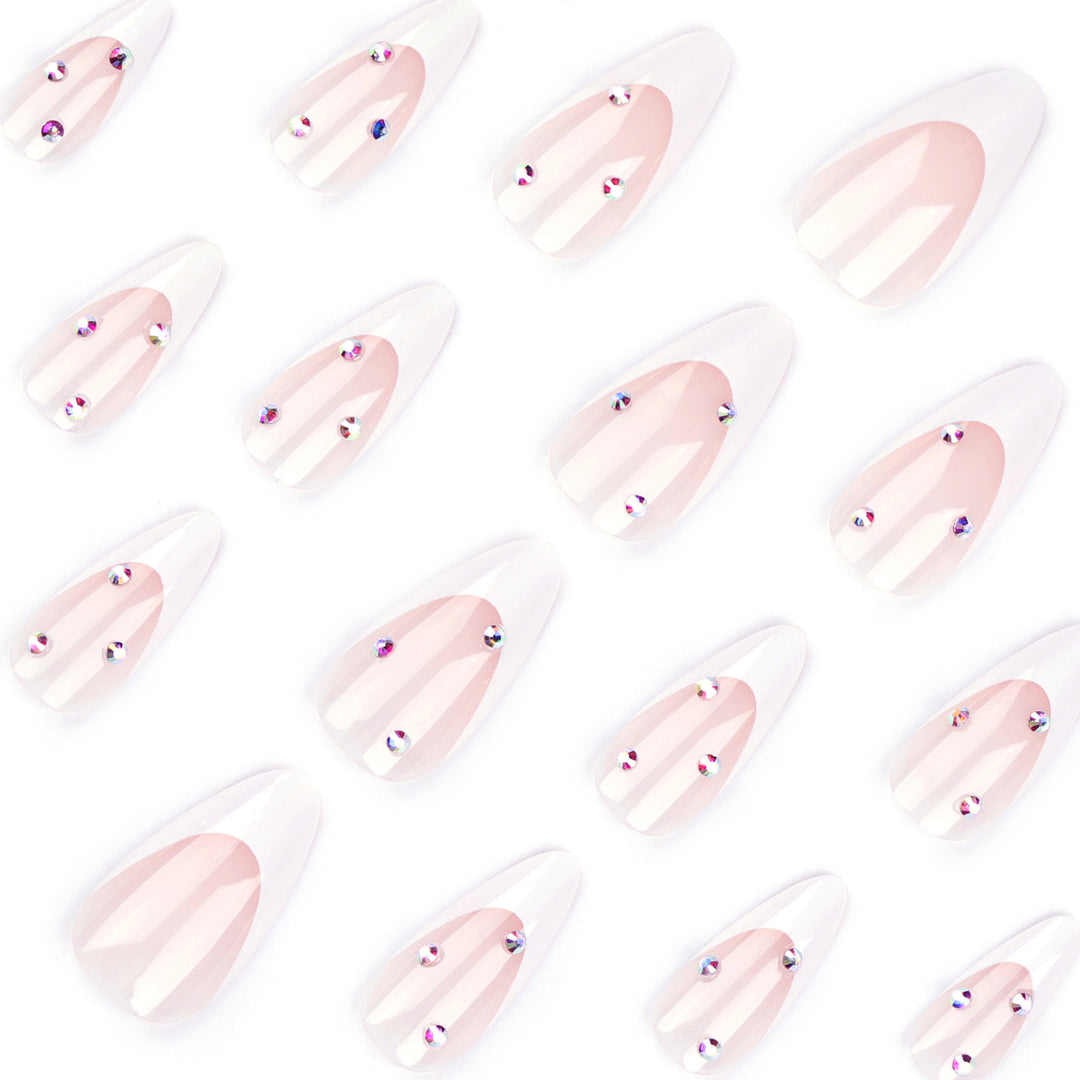 Elegante French Nail Art mit Strass-Verzierungen Karnz