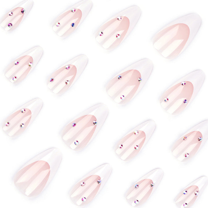 Elegante French Nail Art mit Strass-Verzierungen Karnz