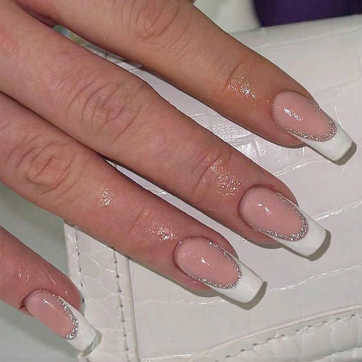 Dekoratives French Tip Press-On Nagelset Karnz