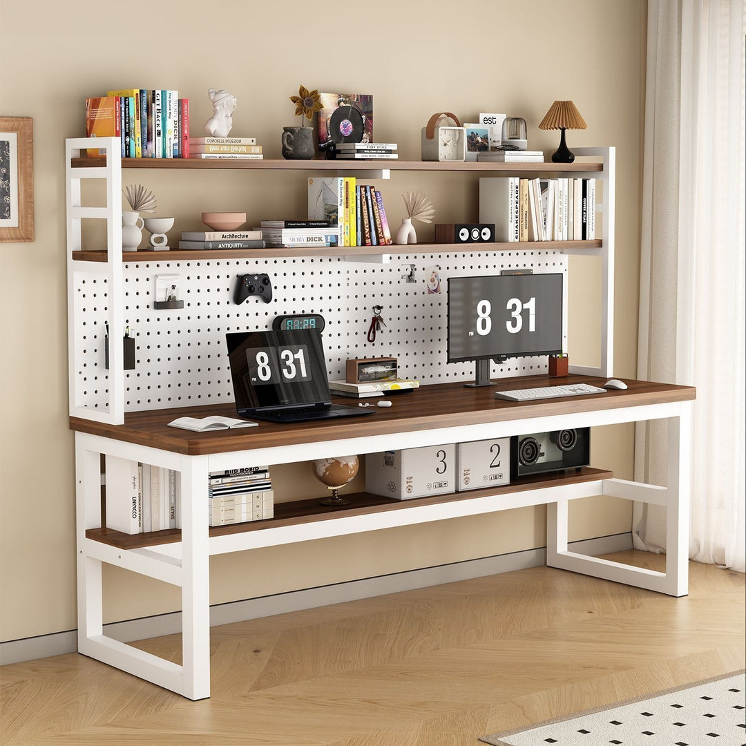 Multifunktionaler Arbeitsbereich mit Regal Karnz