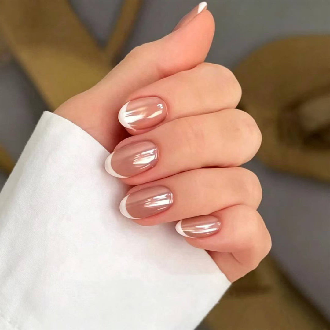 Elegantes French Tip Nagelkunstset Karnz