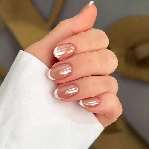 Elegantes French Tip Nagelkunstset Karnz