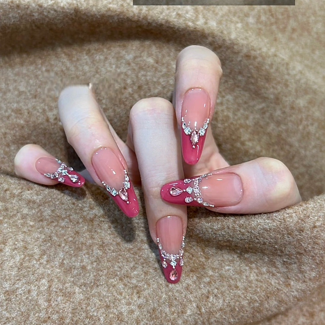 Luxuriöses Press-On Nagelkunst Set mit Strassdetails Karnz