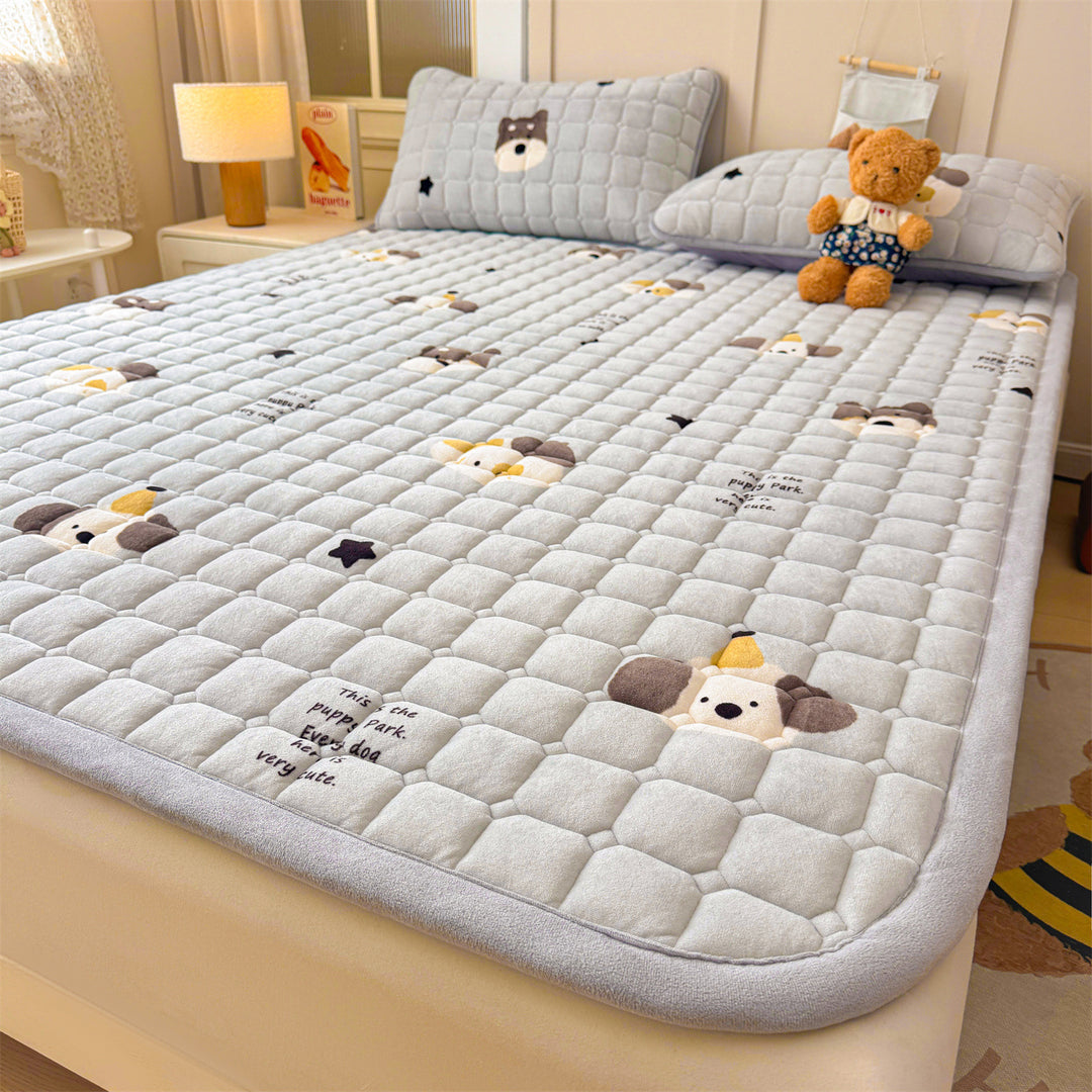 Niedlicher Cartoon Tier Quilted Matratzenauflage