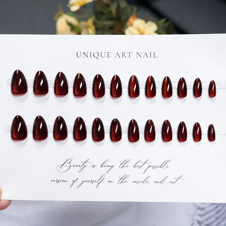 Glänzendes Press-On Nagelkunst Set