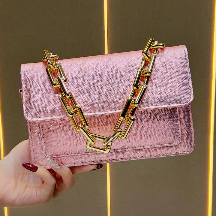Elegante Handtasche mit Kettengriff