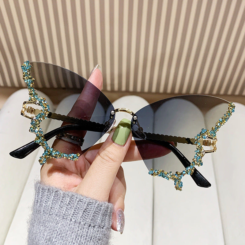 Damen extravagante Cat-Eye Sonnenbrille mit funkelnden Strassverzierungen Karnz