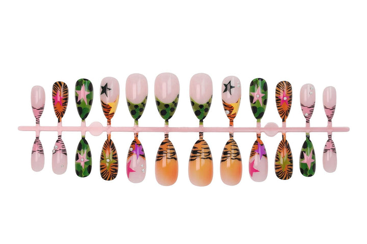 Kreatives Kunstnagelset Karnz