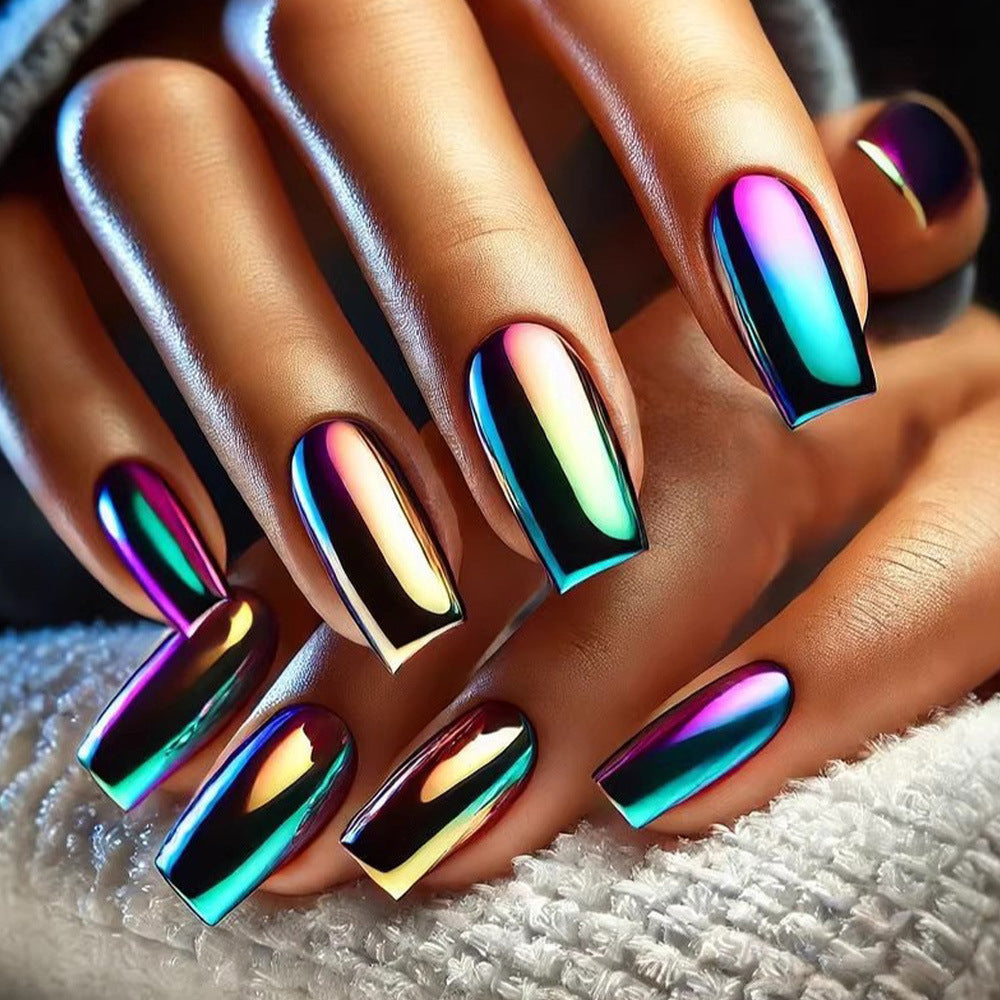 Kunstnägel mit Facettiertem Design Karnz