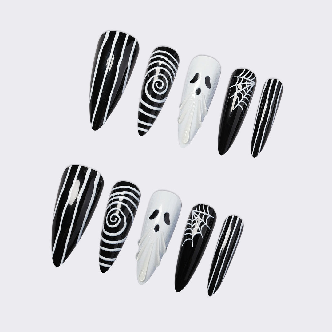 Kunstnagelset mit gruseligen Halloween-Motiven Karnz