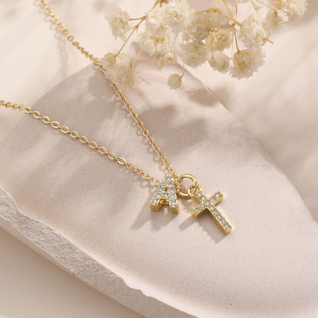 Karnz | Zarte Diamant Initial & Kreuz Halskette