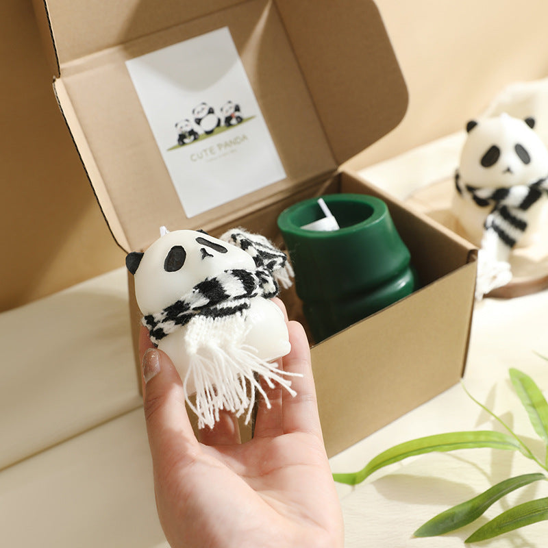 Panda Skulpturierte Duft Sojawach Kerze Geschenkset mit Silikonhalter & Strickschal