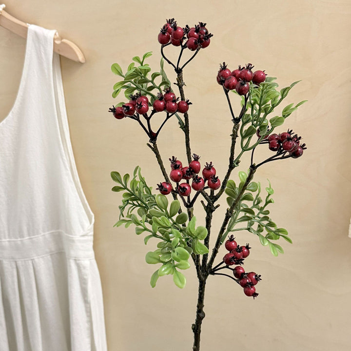 Künstlicher Zweig mit leuchtenden Beeren und Grün Karnz