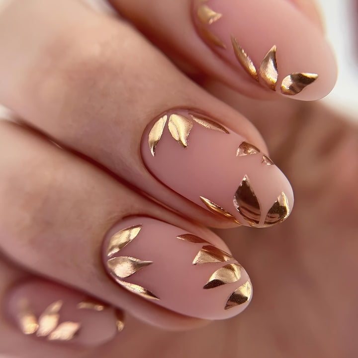 Kunstnagelset mit elegantem Goldblatt-Design Karnz