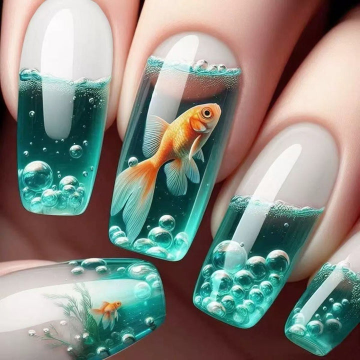 Kunstnägel mit 3D-Wassertropfen und Fischdesign Karnz