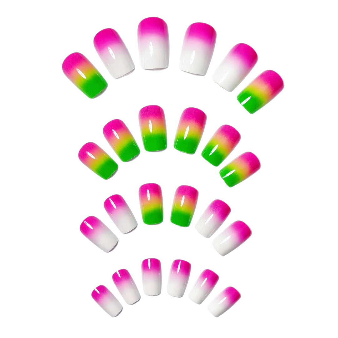 Kreative Gel-Nägel mit Neon-Farbverlauf Karnz