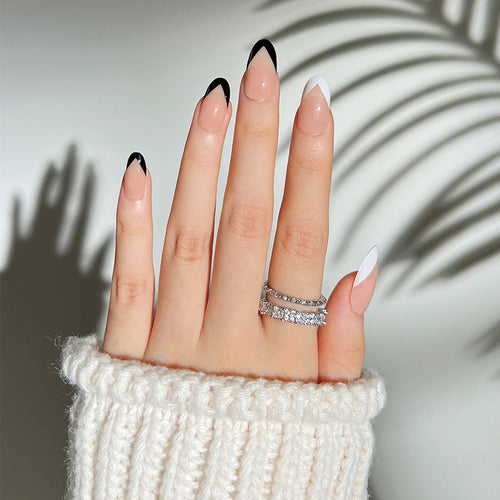 Künstliche Stiletto-Nägel mit elegantem Design und Glamourverzierungen Karnz