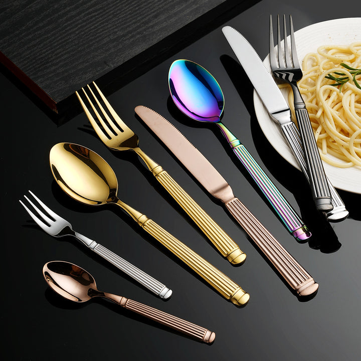 Eleganter Dessertlöffel mit Exklusivem Oberflächendesign Karnz