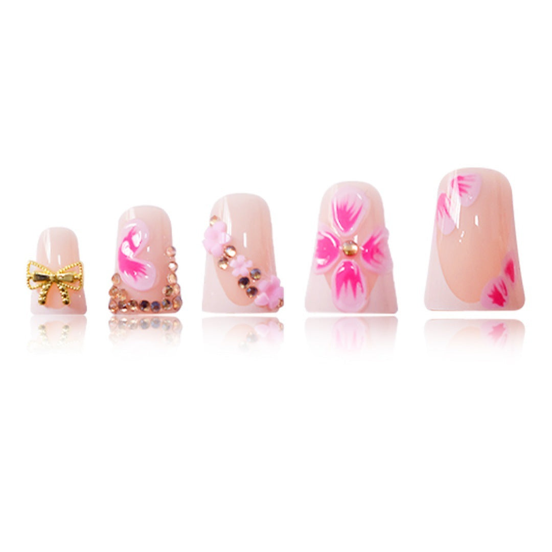 Dekorative florale Press-On-Nagelkunstverzierungen Karnz