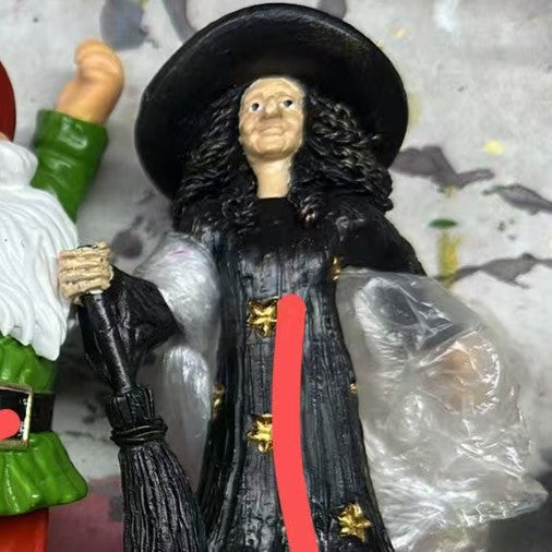 Dekorative Hexenfigur mit Besen Karnz