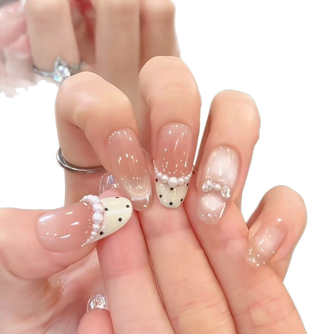 Künstlerische perlenverzierte Press-On-Nagelerweiterungen Karnz