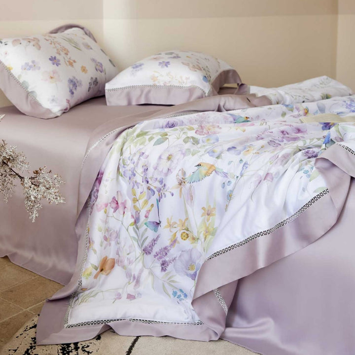 Bettbezug-Garnitur aus seidenweichem Baumwollsatin mit floralem Aquarellprint und dekorativer Bordüre