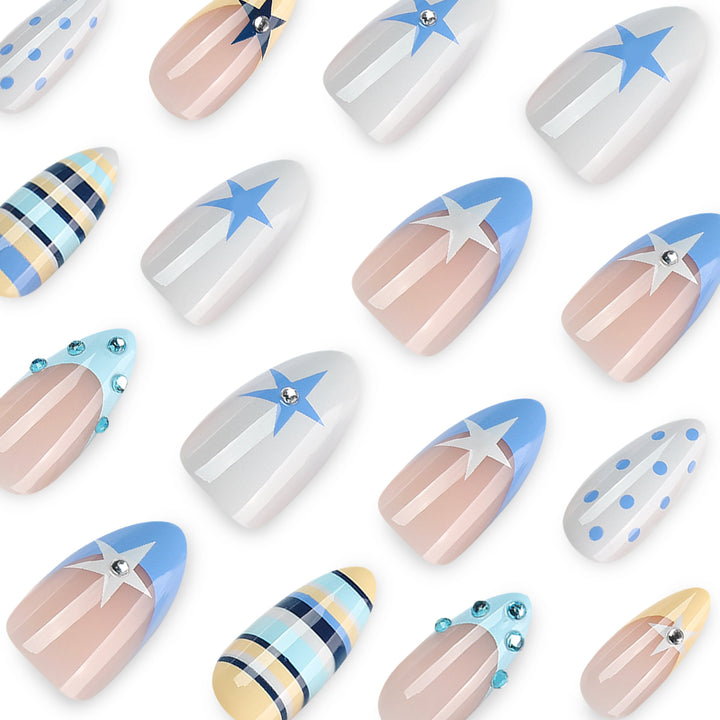 Kunstvolle Stiletto-Nägel mit maritime Designs Karnz