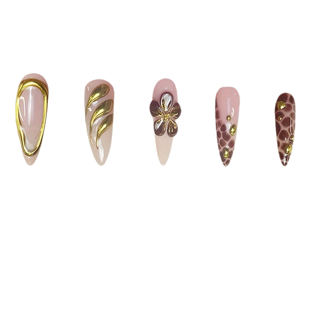 Künstlerisches Press-On-Nagel-Set mit 3D-Blumenakzenten Karnz