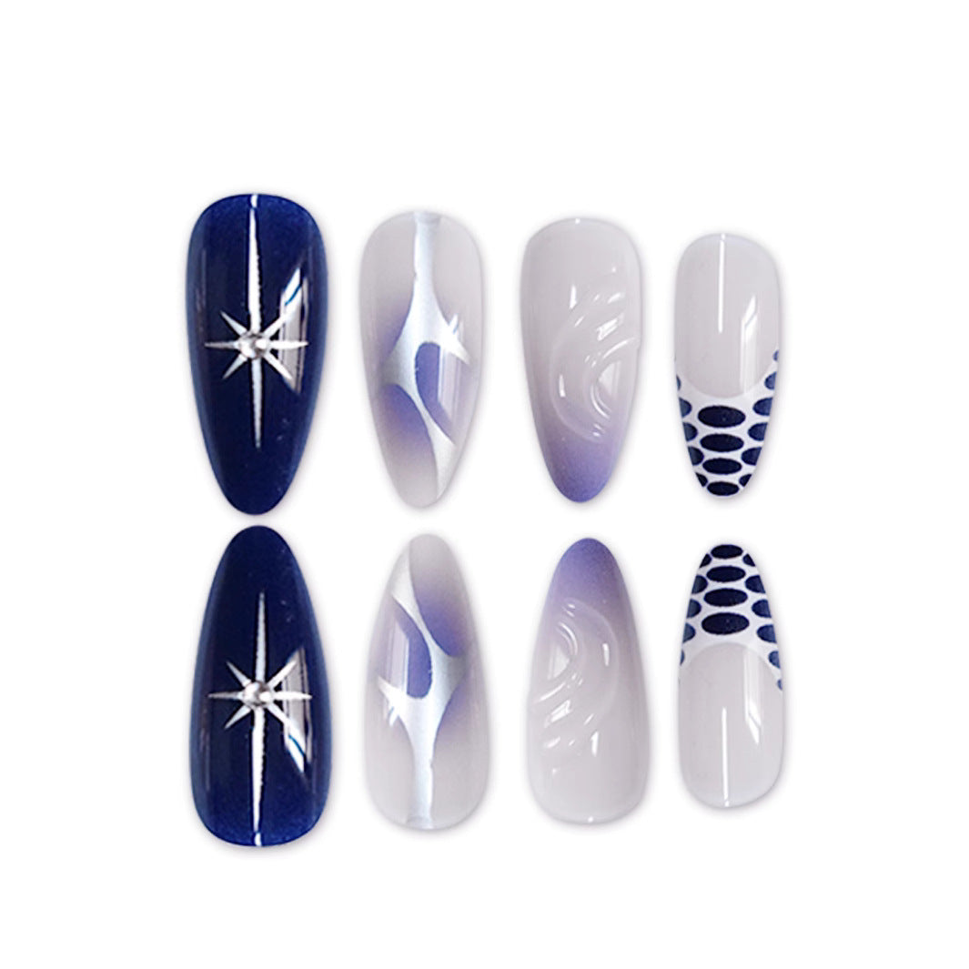 Elegantes Stiletto Press-On Nagelset Karnz