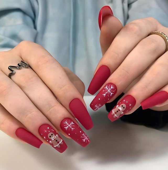 Künstlerische winterliche Nail Art Karnz