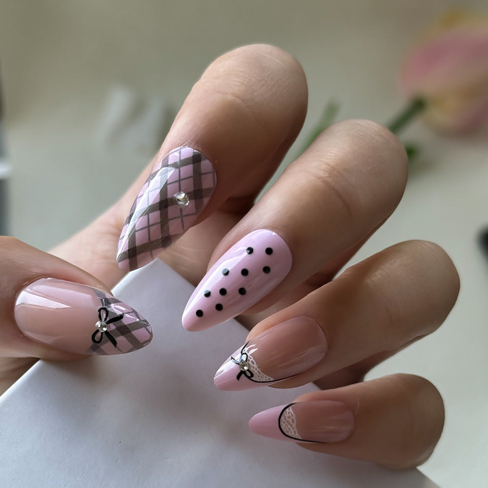 Elegantes von der Vintage inspirierte Press-On-Nägel Set Karnz