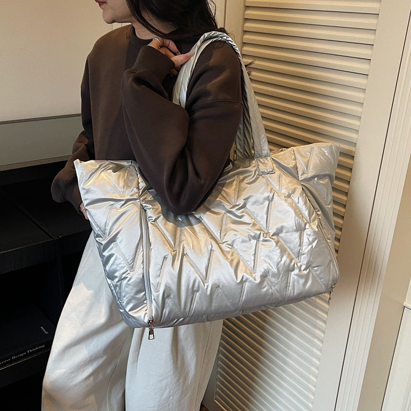 Geräumige gesteppte Reisetasche Karnz