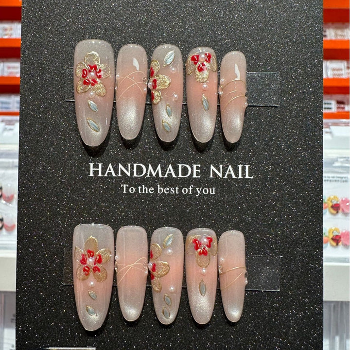 Handgemachter Floral Press-On Nail Set mit 3D-Blumen- und Edelsteinakzenten