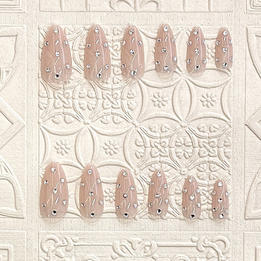 Dekorative Stiletto Press-On Nägel mit Strass-Akzenten Karnz