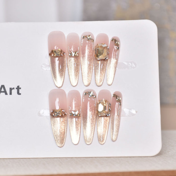 Glamouröses Nagelkunstdesign Karnz