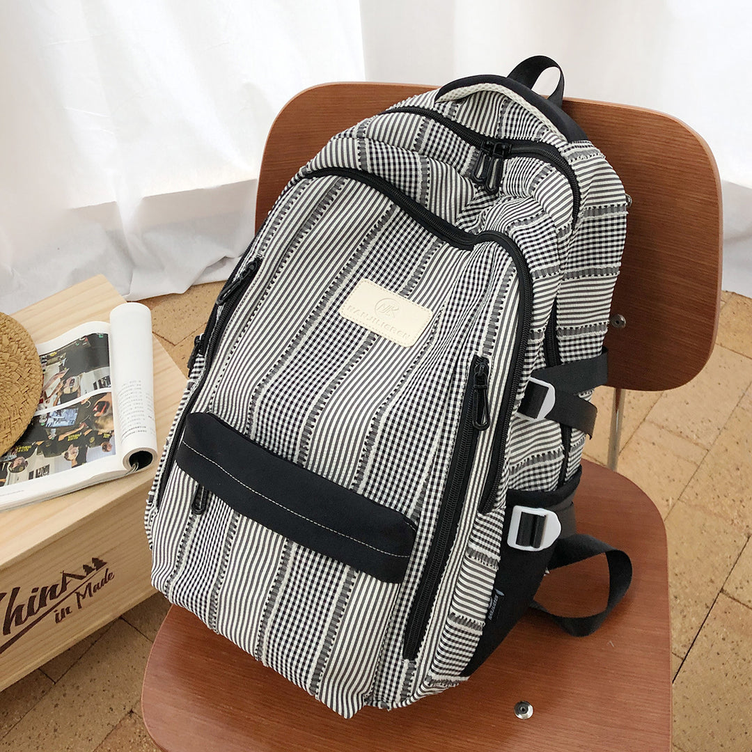 Gestreifter Rucksack mit Schlüsselanhänger Charm Karnz