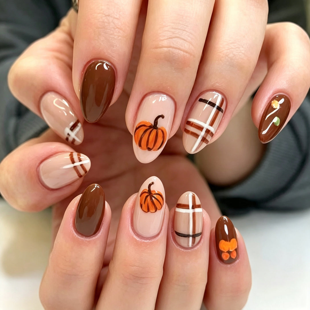 Künstlerische herbstliche Press-On Nagelkunst Karnz