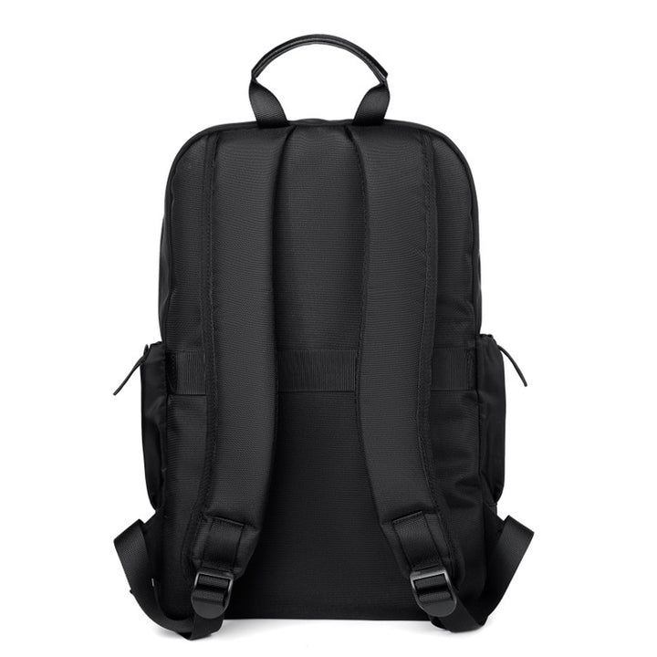 Technologisch verbesserter urbaner Rucksack Karnz