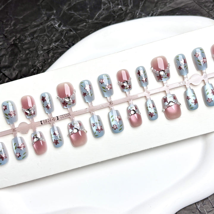 Premium Dekorative Druck-Nagel-Set mit floralen Elementen