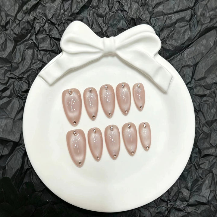Elegantes Glamouröses Press-On-Nagelset mit Strassakzenten