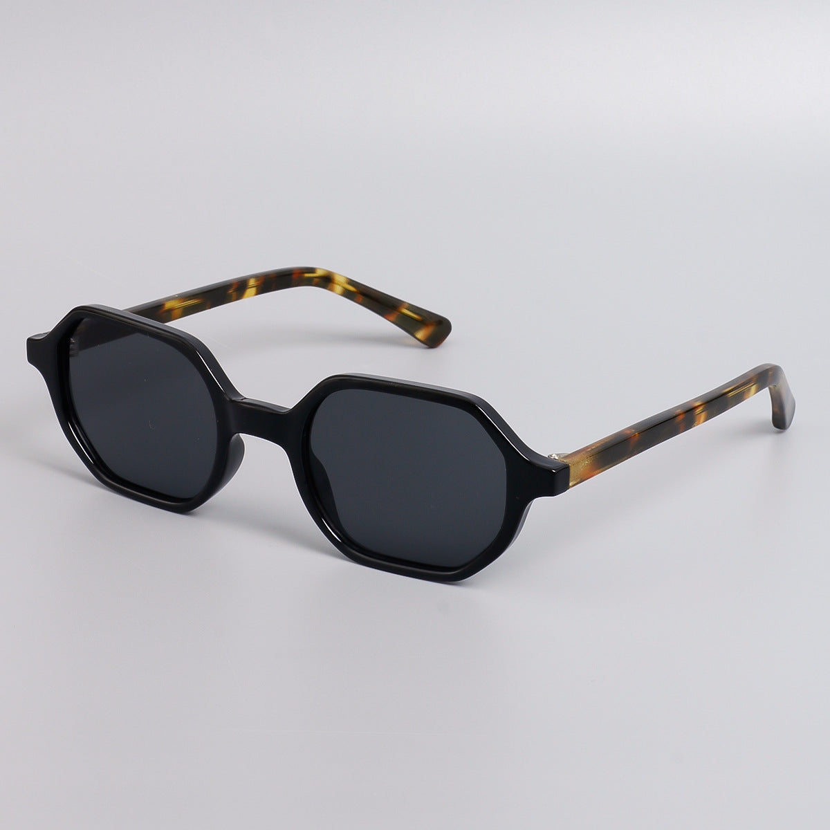 Damen modische Sonnenbrille im einzigartigen Oktagon-Design Karnz