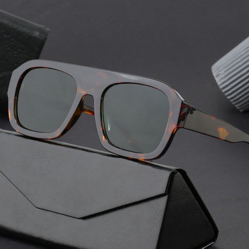 Damen oversize quadratische Sonnenbrille mit modernem Design Karnz