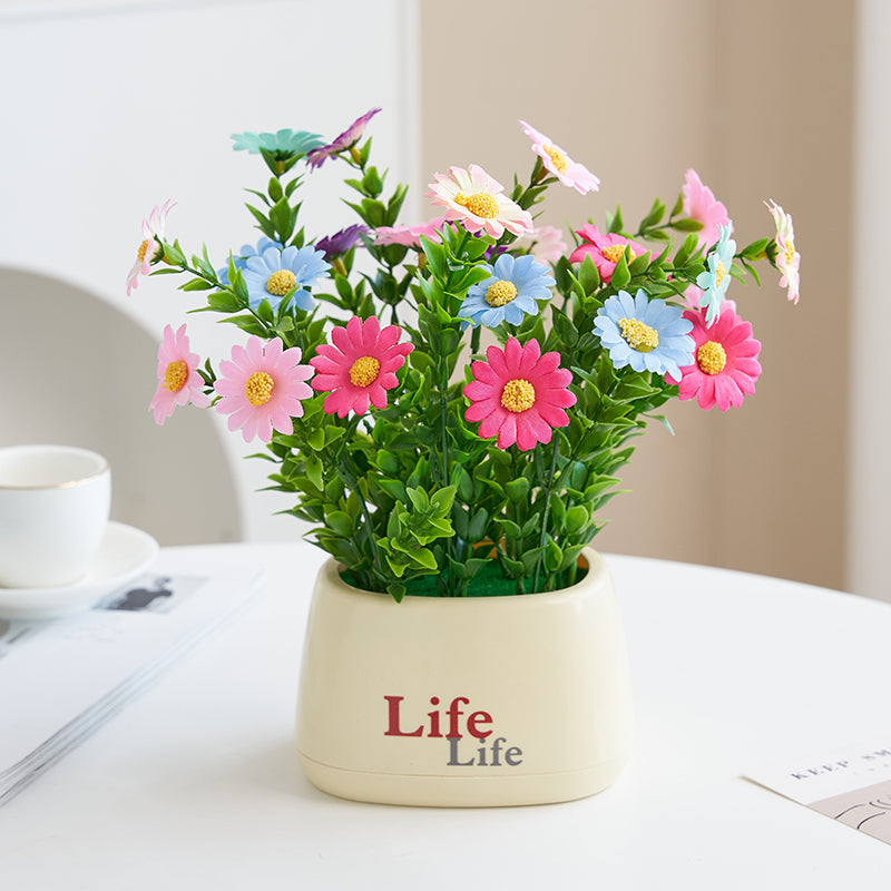Lebensechte Dekorative Blumenanordnung